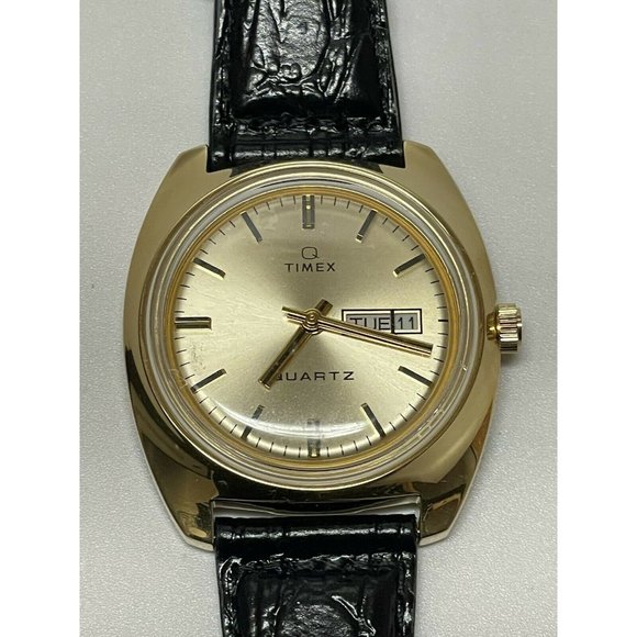 Timex Q 1975 Reissue Day-Date 38mm Gold Tone Croc-Effect Leather Watch - Picture 3 of 5